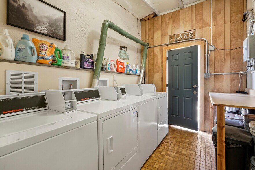 More Photos Of 403 23rd St, Golden Apartments For Sale