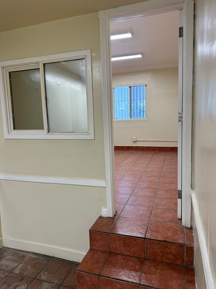 More Photos Of 13173 Van Nuys Blvd, Pacoima Storefront Retail Office For Sale