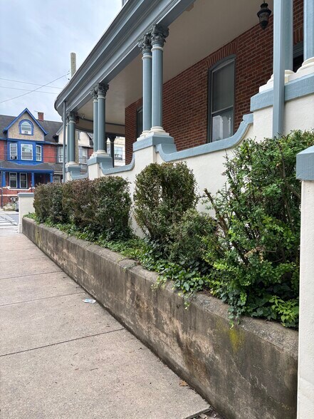 More Photos Of 535 W Orange St, Lancaster Office For Lease