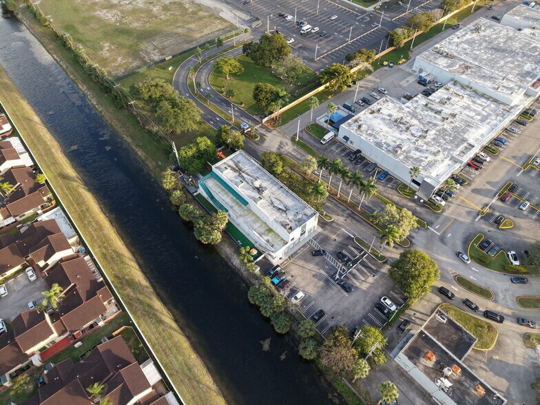 More Photos Of 6545 NW 169th St, Hialeah Medical For Sale