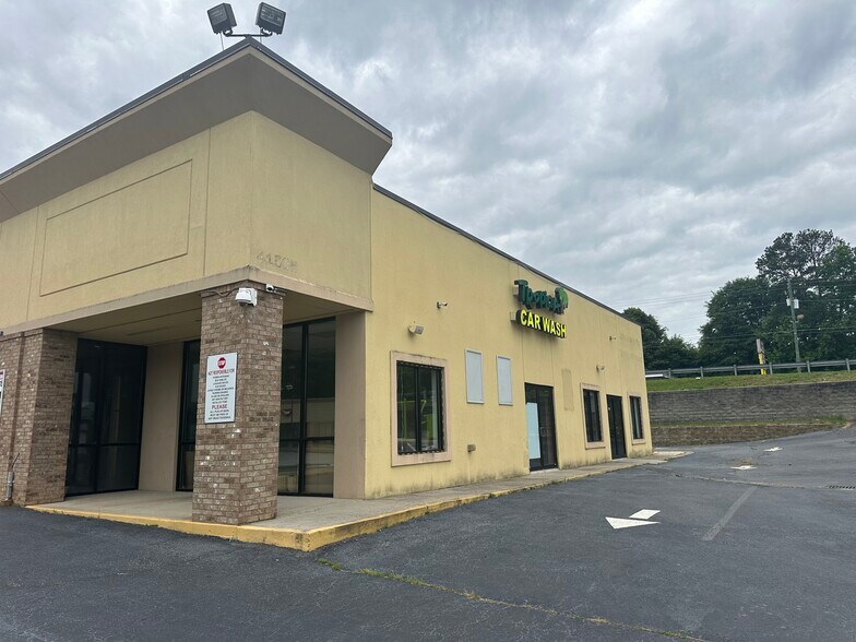 More Photos Of 4150 Jonesboro Rd, Forest Park Freestanding For Lease