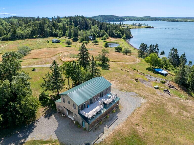 More Photos Of 54 Toll Bridge Rd, Eastport Hotel For Sale
