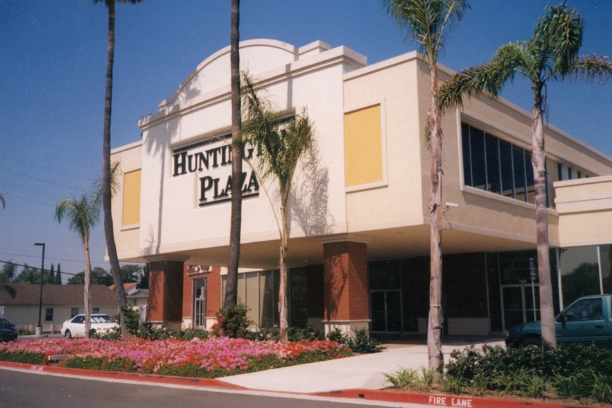 Primary Photo Of 17122 Beach Blvd, Huntington Beach Medical For Lease