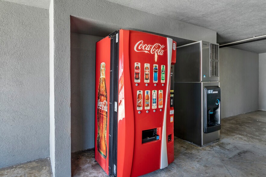 More Photos Of 125 Venture Dr, Brunswick Hotel For Sale