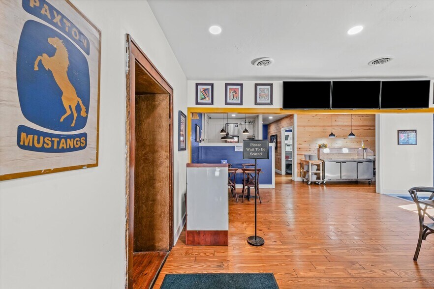 More Photos Of 125 S Market St, Paxton Specialty For Sale
