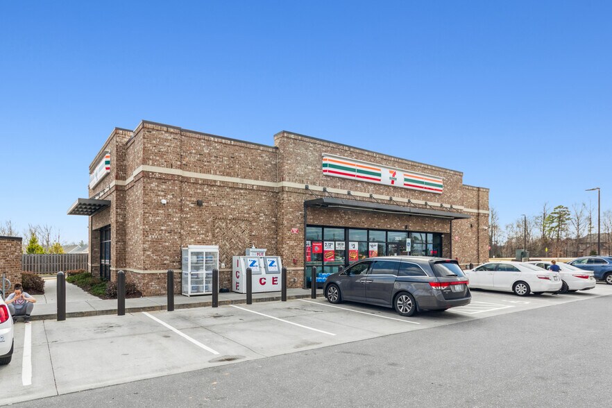 More Photos Of 2020 S Dobys Bridge Rd, Fort Mill Convenience Store For Sale