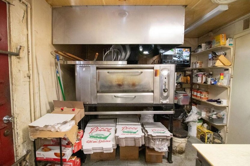 More Photos Of 160 Maincross St, Eldorado Bar For Sale