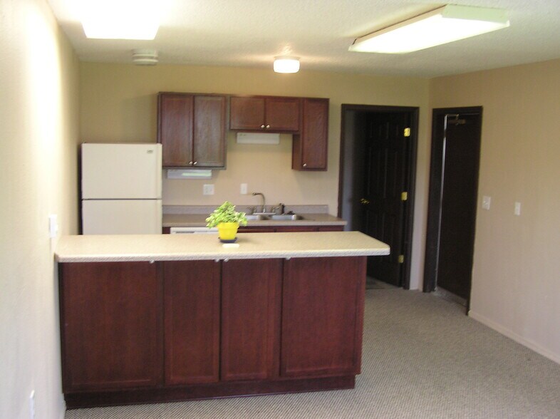 More Photos Of 102 W Easy St, Munden Apartments For Sale