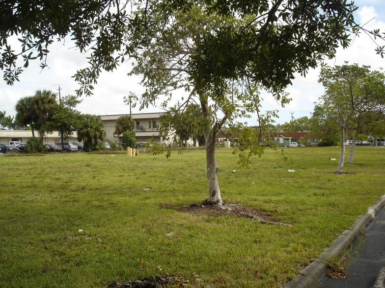 More Photos Of 1051 Sunset Strip, Sunrise Land For Sale