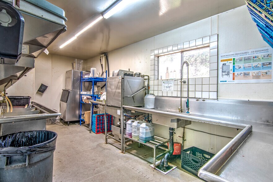 More Photos Of 54905 N Circle Dr, Idyllwild-Pine Cove Restaurant For Lease