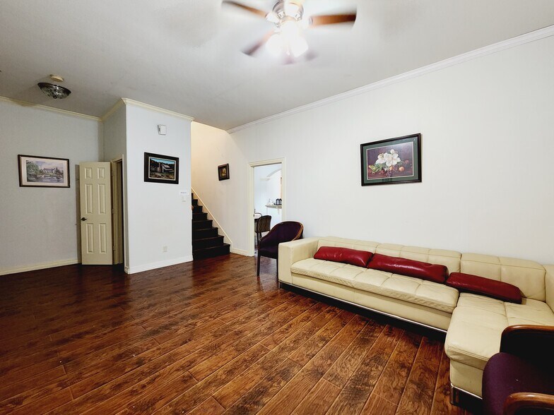 More Photos Of 12989 Bellaire Blvd, Houston Storefront For Sale