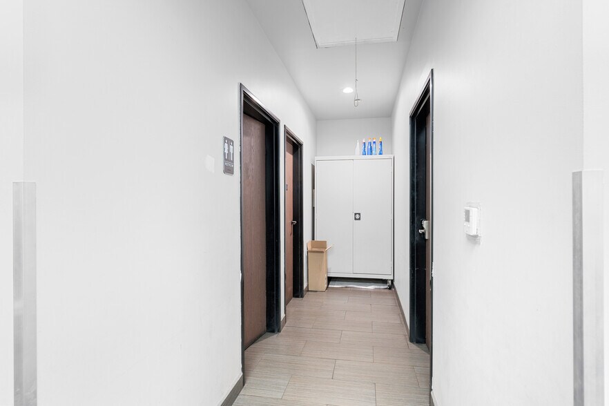 More Photos Of 6914 Foothill Blvd, Tujunga Freestanding For Sale