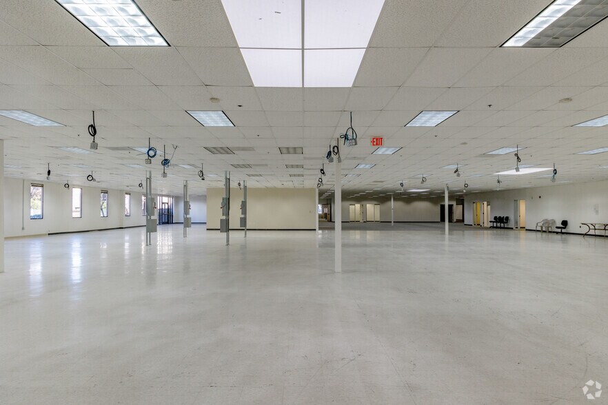 More Photos Of 3200 Patrick Henry Dr, Santa Clara Research And Development For Lease