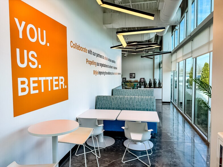 More Photos Of 2600 NE 11th St, Bentonville Office For Lease