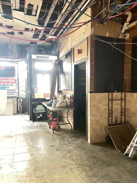 More Photos Of 8 Bank St, New London Apartments For Lease