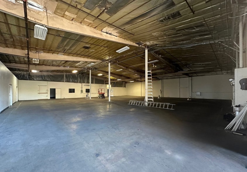 More Photos Of 1017 S Mountain Ave, Monrovia Manufacturing For Lease