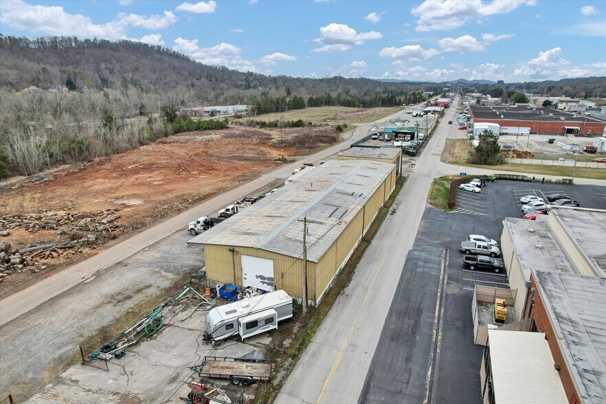 More Photos Of 169 Warehouse Rd, Oak Ridge Warehouse For Sale