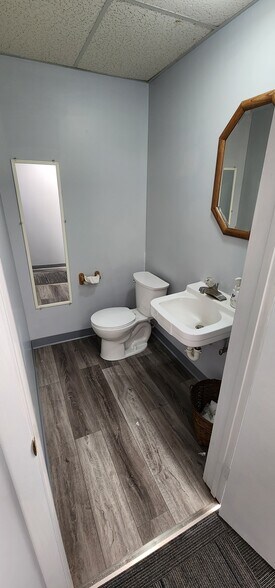 More Photos Of 424 Wentz St, Tiffin Storefront Retail Office For Lease