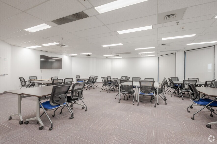 More Photos Of 2233 Argentia Rd, Mississauga Office For Lease
