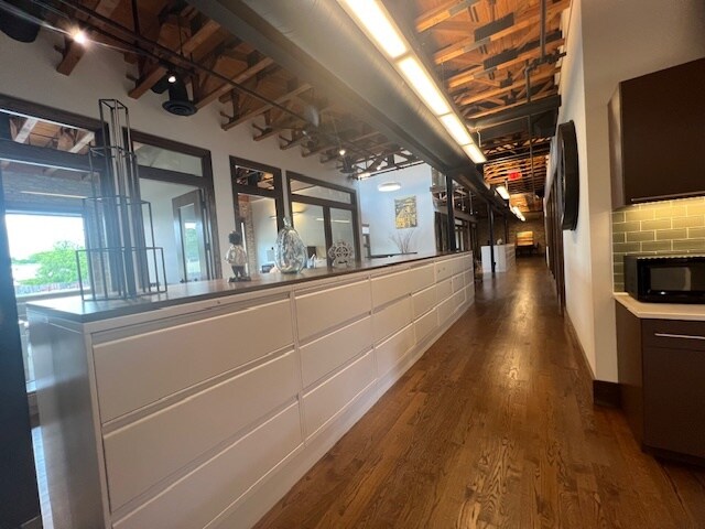 More Photos Of 220 N River St, East Dundee Freestanding For Sale