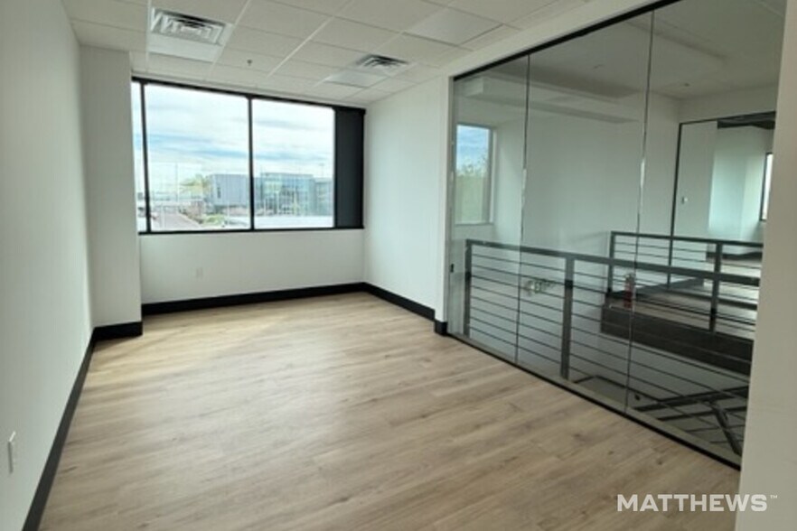 More Photos Of 15011 N 75th St, Scottsdale Office For Sale