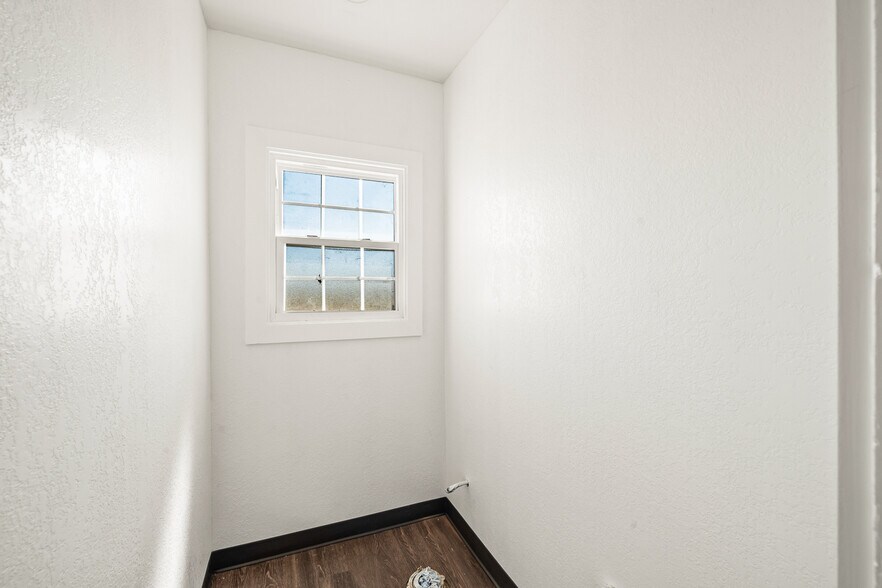 More Photos Of 1809 114 Hwy, Levelland Industrial For Lease