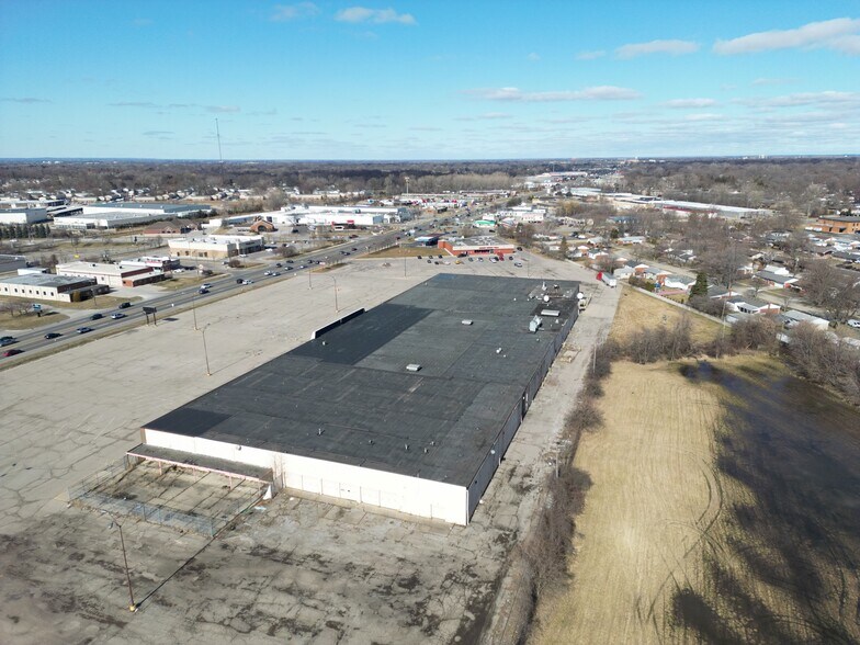 More Photos Of 34800 Groesbeck Hwy, Clinton Township Freestanding For Lease