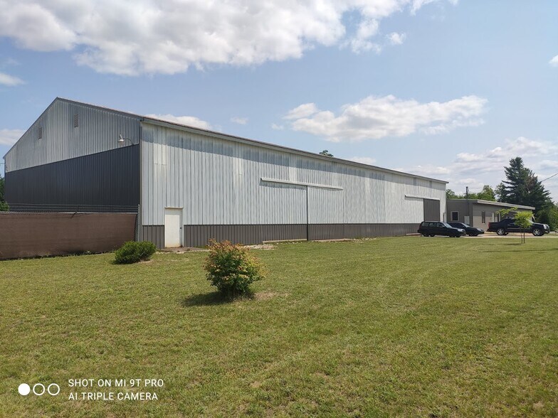 More Photos Of 601 Hyde St, Kalkaska Warehouse For Sale