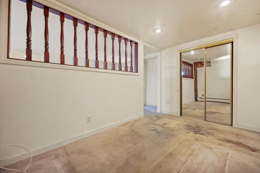 More Photos Of 15 Henry St, Greenwich Multifamily For Sale