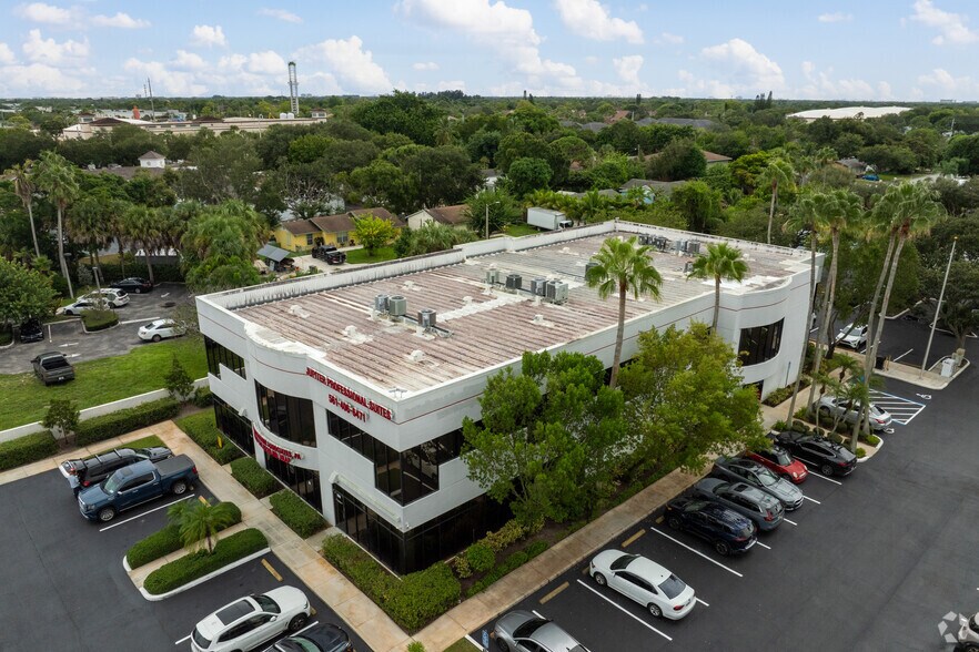 More Photos Of 6650 W Indiantown Rd, Jupiter Medical For Lease