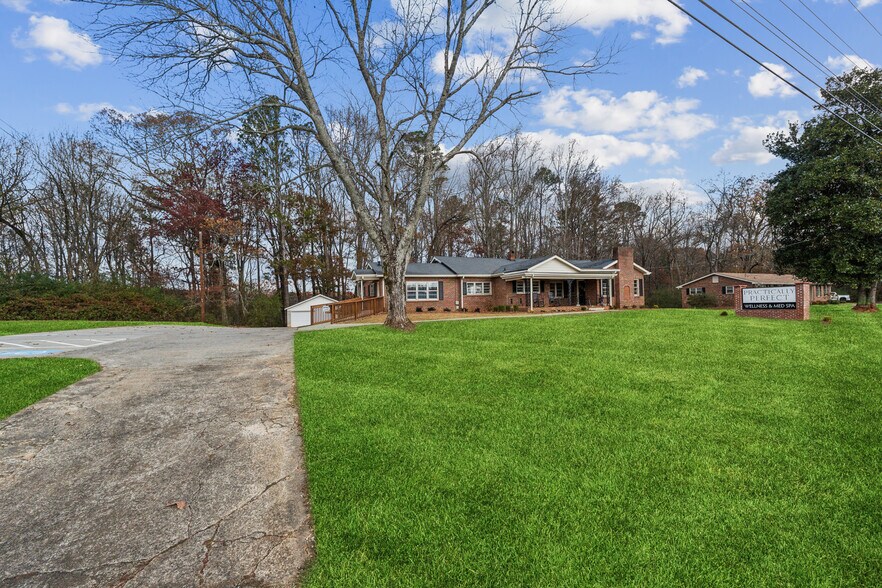 More Photos Of 5615 Cumming Hwy, Canton General Retail For Sale