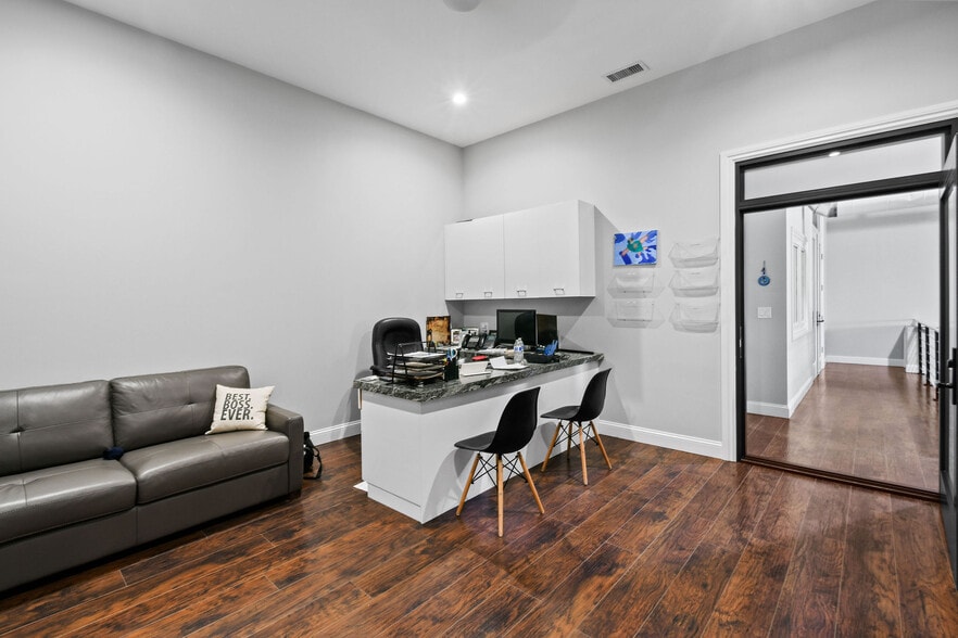 More Photos Of 5401 N Haverhill Rd, West Palm Beach Warehouse For Sale