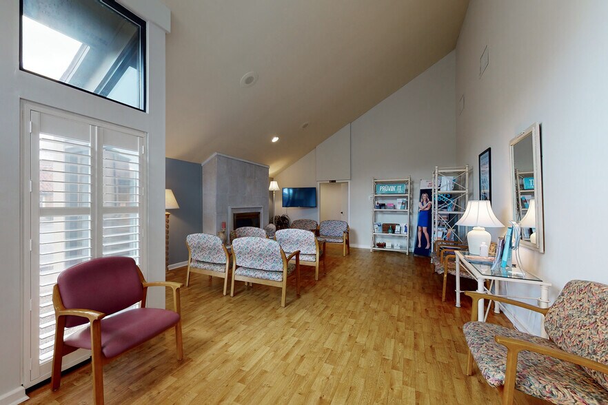 More Photos Of 3226 Hampton Ave, Brunswick Medical For Sale