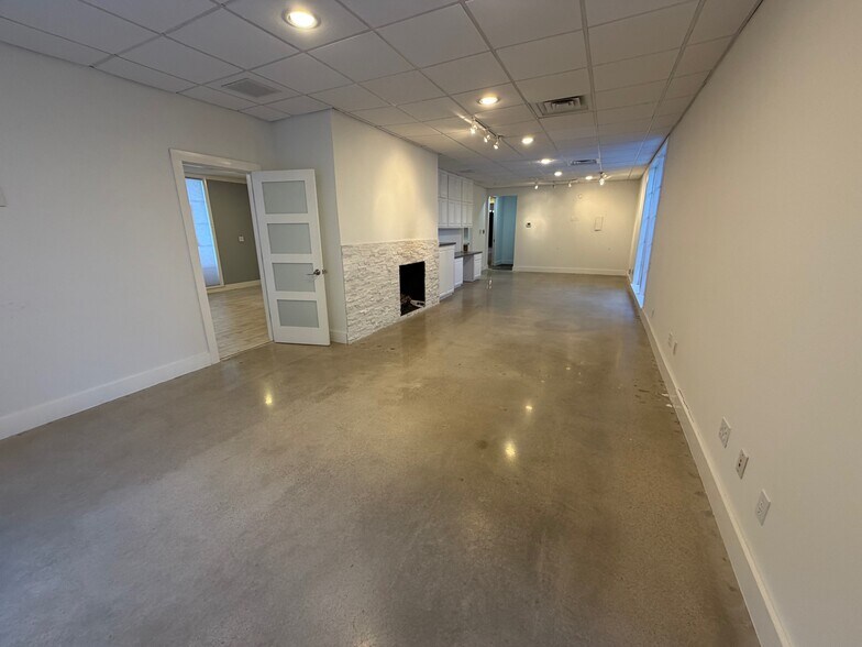 More Photos Of E Skelly Dr & S Lewis, Tulsa Office For Lease