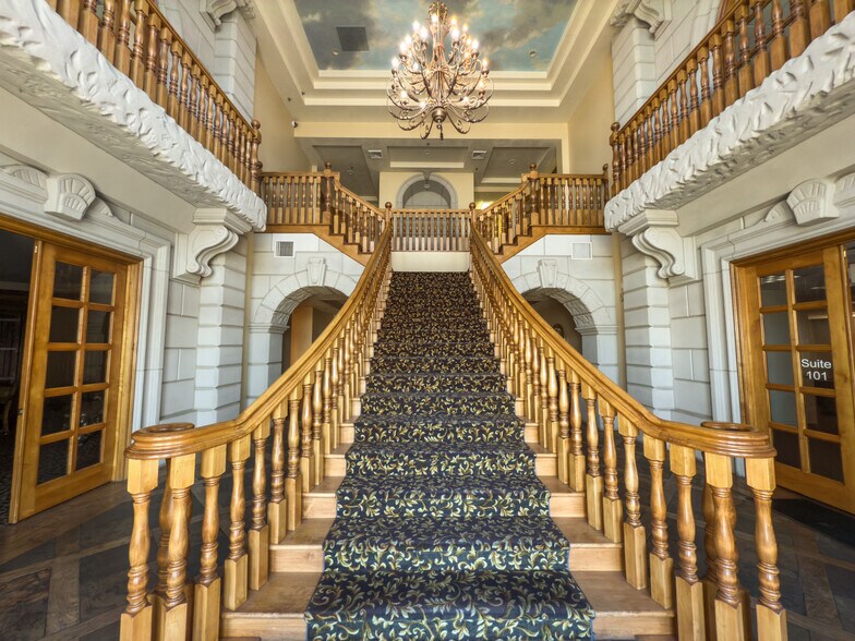 More Photos Of 14039 Minuteman Dr, Draper Self Storage For Lease