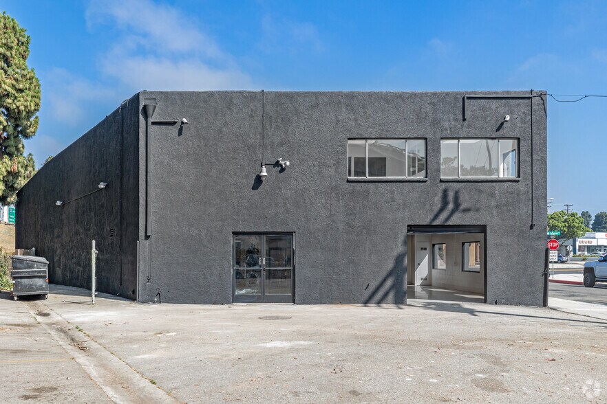 More Photos Of 11520 Jefferson Blvd, Culver City Light Distribution For Lease