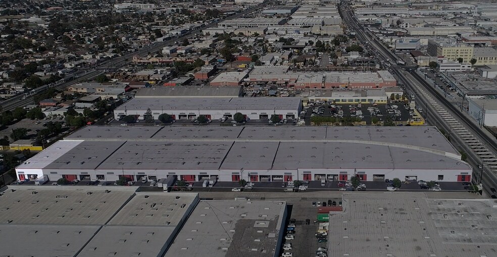 More Photos Of 4605-4631 S Alameda St, Los Angeles Unknown For Lease