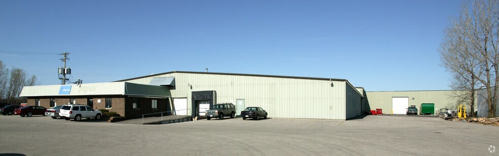 More Photos Of 505 N Perkins St, Appleton Warehouse For Lease