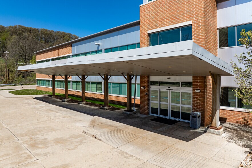 More Photos Of 107 Mount Nebo Pointe Dr, Pittsburgh Medical For Lease