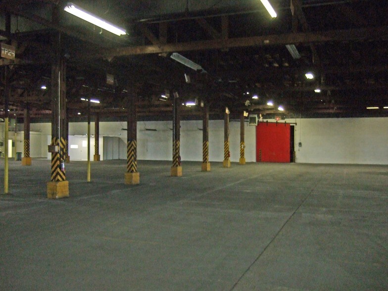 More Photos Of 7215 SW Topeka Blvd, Topeka Warehouse For Sale