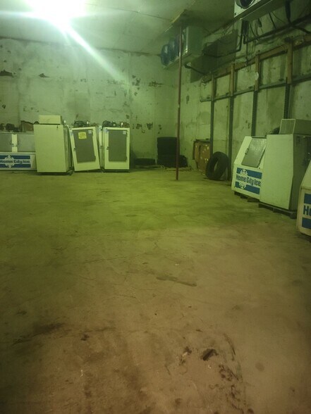 More Photos Of 800 W 17th St, Muncie Warehouse For Sale