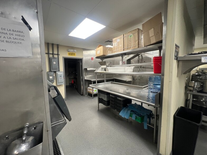 More Photos Of 2255 NW 87th Ave, Miami Restaurant For Lease