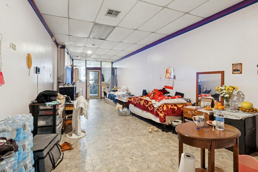 More Photos Of 114 Baronne St, New Orleans General Retail For Sale