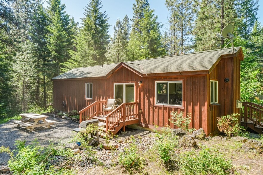 More Photos Of 2291 Highway 141, Trout Lake Hotel For Sale