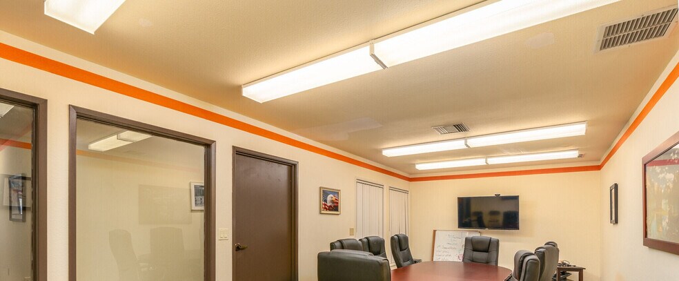 More Photos Of 1825 1st St, San Fernando Warehouse For Lease