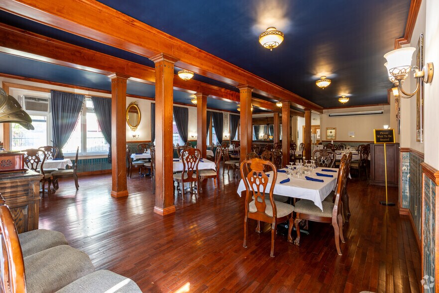 More Photos Of 11 Howell Ave, Bisbee Hotel For Sale