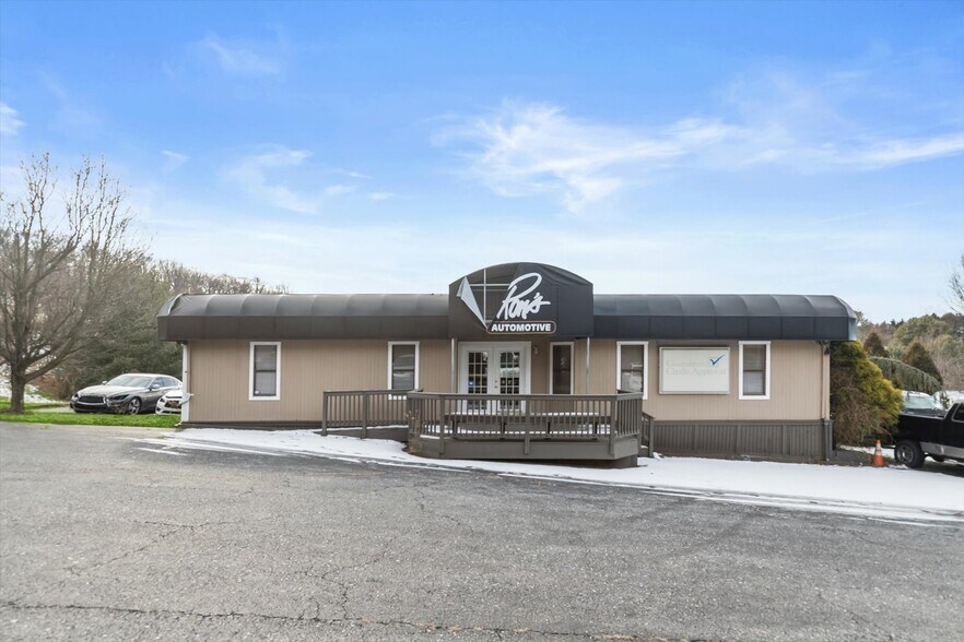 Primary Photo Of 4028 Hanover Pike, Manchester Auto Repair For Sale