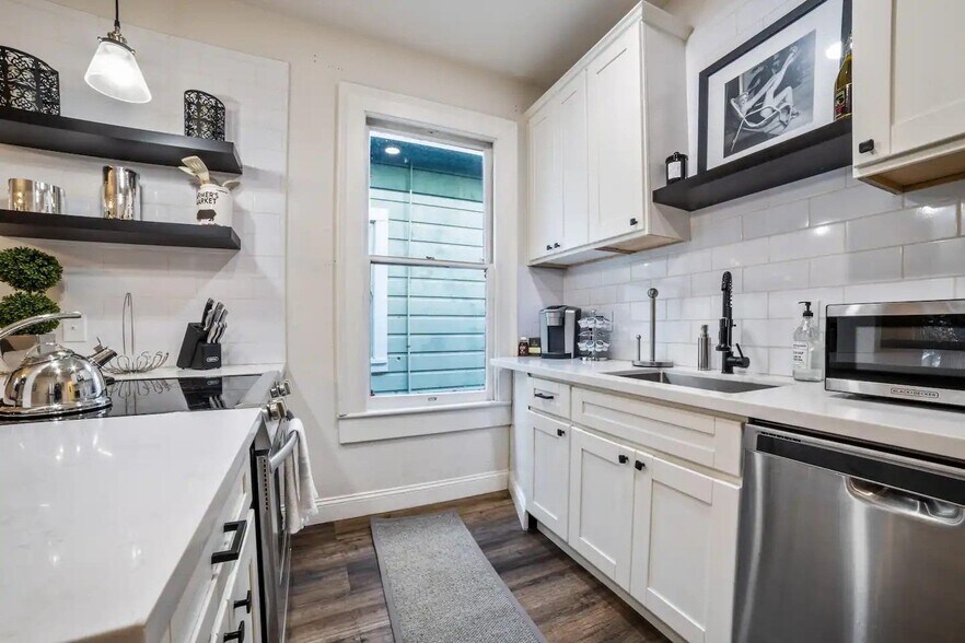 More Photos Of 1106 G St, Sacramento Multifamily For Sale