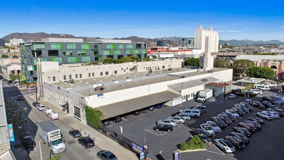 More Photos Of 7000 Romaine St, Los Angeles Showroom For Lease