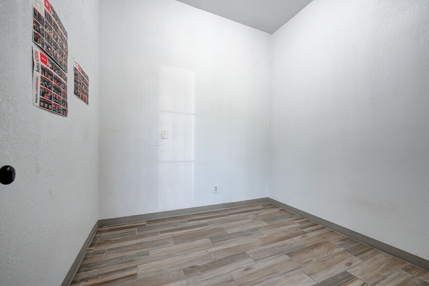 More Photos Of 7917 N May Ave, Oklahoma City Freestanding For Sale